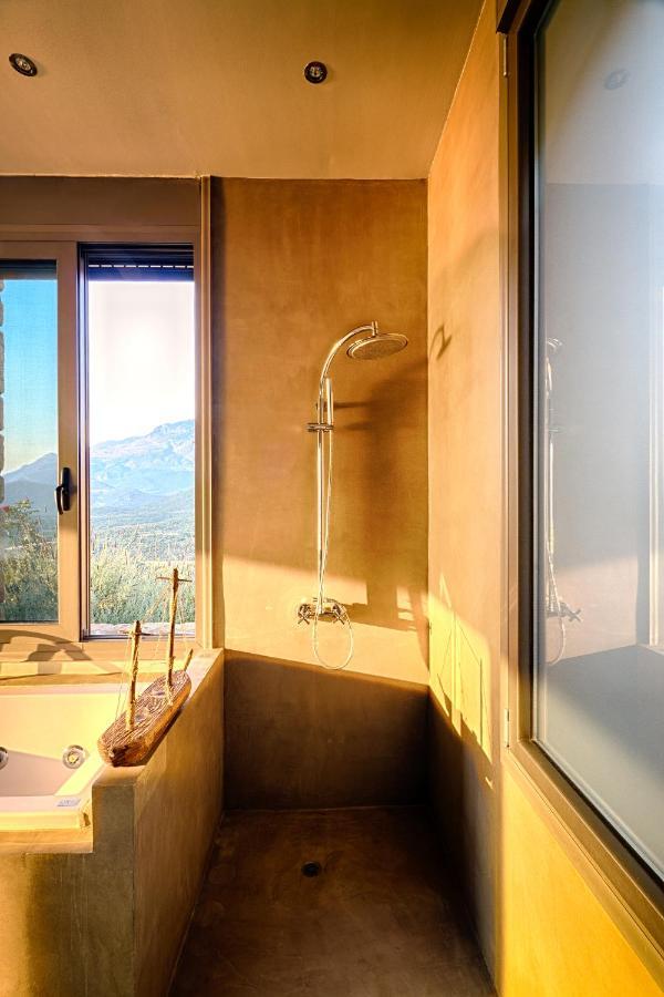 Euphoria Suites Avia ภายนอก รูปภาพ